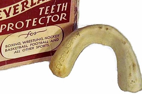 vintage-boxing-everlast-mouth-guard.jpg