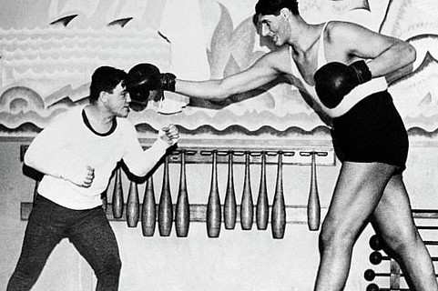 tallest-boxer-gogea-mitu-underwood-archives.jpg