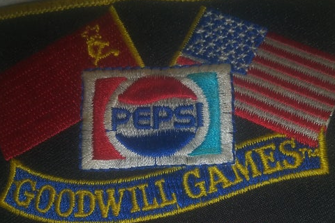  1990  .png